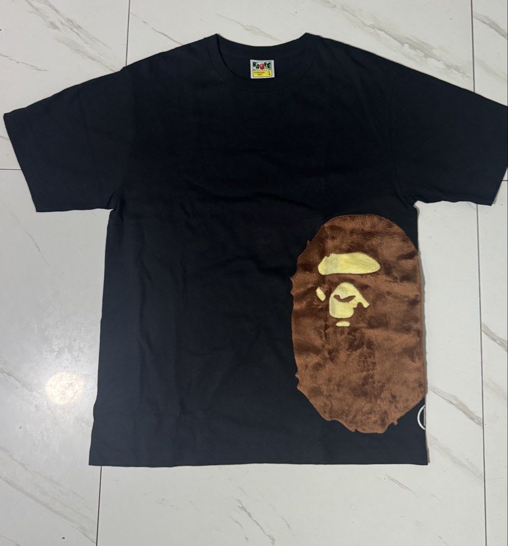 BAPE CARPET SIDE LOGO (Category: Tshirts & Polo Shirts ) located in Manila. Submitted by langski (Listing ID 1469204272, Image 1). Description: LARGE ON TAG FLAWLESS 9.8 COLOR RATE.