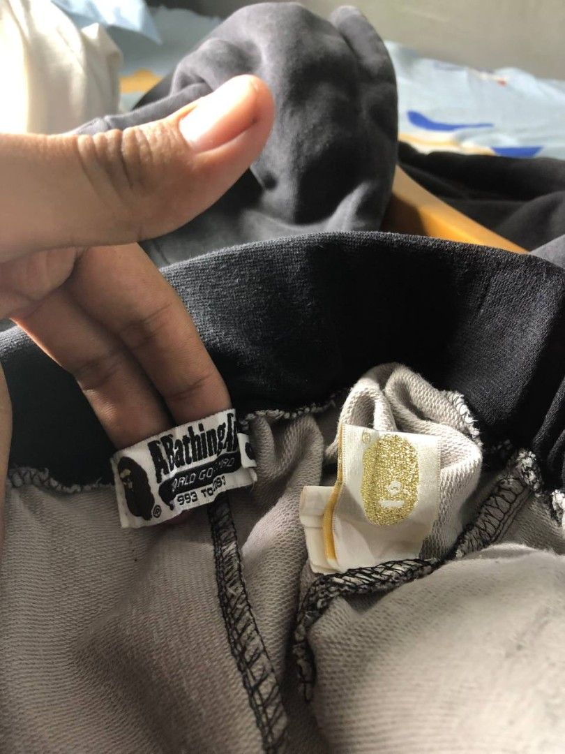 Bape shark short glowing the dark (Category: Shorts) located in San Jose del Monte. Submitted by mijaresjoh07430 (Listing ID 1469328787, Image 3). Description: BAPESHARK SHORTGLOWING THE DARK🌿 FLAWLESS ✅ MED FITS ✅ GLOWING THE DARK✅.