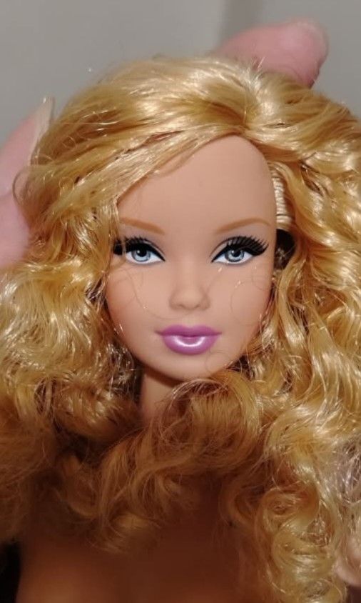 Barbie basics (Category: Kids Toys) located in Rizal. Submitted by minifits (Listing ID 1467626741, Image 1). Description: no issue perfect screening - Feel free to PM for inquiries.
