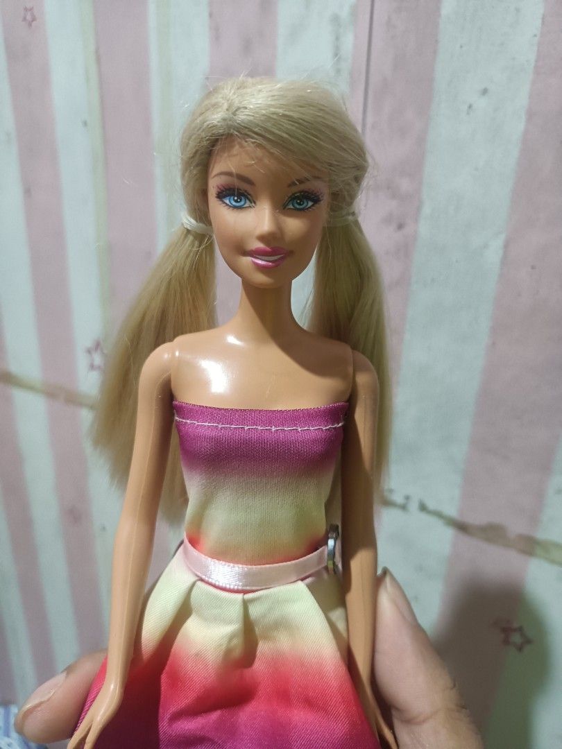 BARBIE GG MOLD (Category: Kids Toys) located in Antipolo. Submitted by guinevere.asamiya (Listing ID 1469227924, Image 3). Description: PRELOVED BARBIE FLAWS LOOSE ARMS WYSIWYG.