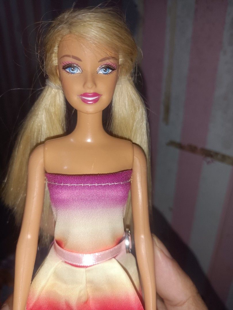 BARBIE GG MOLD (Category: Kids Toys) located in Antipolo. Submitted by guinevere.asamiya (Listing ID 1469227924, Image 1). Description: PRELOVED BARBIE FLAWS LOOSE ARMS WYSIWYG.
