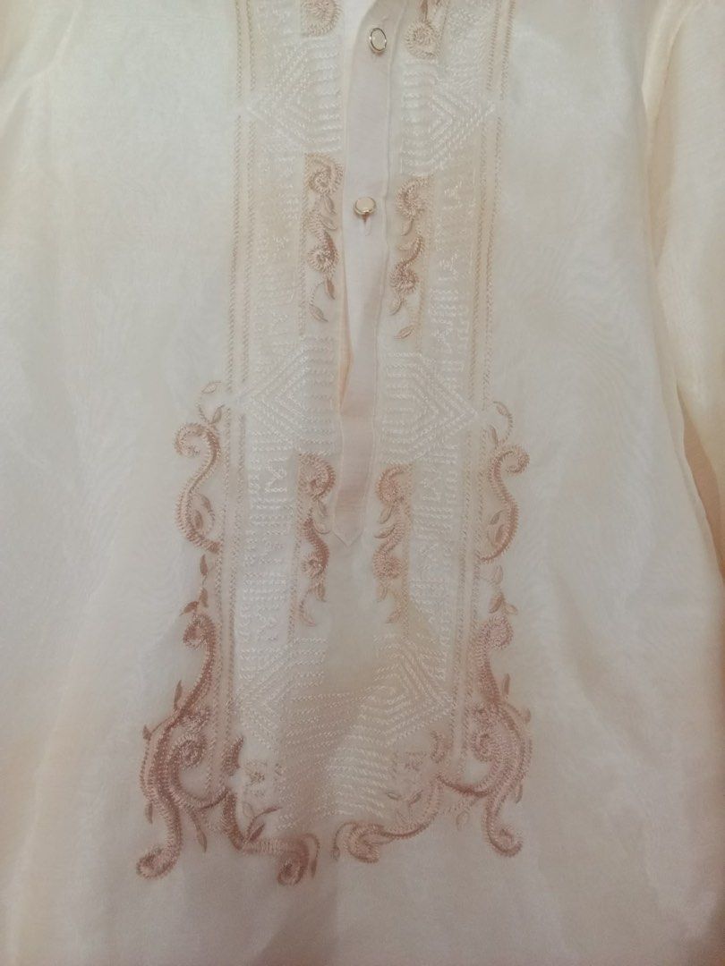 Barong Tagalog (Category: Formal Shirts) located in Manila. Submitted by thezeeshop (Listing ID 1469188014, Image 3). Description: Worn once only. Washed. Medium. 💳 GCash / Cash 🚚 Lalamove / QuickTime Courier / LBC COP/ pickup 📍 Meetup: LRT Quirino Station ❌COD and other checkouts Reminders: ◾If in doubt, don’t make an offer. Let’s not waste each other’s time. ◾Sure buyers ONLY. Wag magmessage tapos di magrereply/seen lang pagkatapos..
