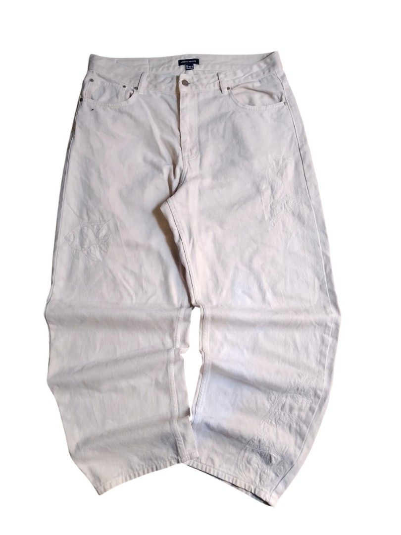 BARREL PANTS EMBROIDERED (Category: Jeans) located in Manila. Submitted by dmdump1069995 (Listing ID 1469301537, Image 1). Description: 🏷️MASSIVE CREAM WHITE BARREL BAGGY PANTS BRAND: URBAN REVIVO •waistline: 34 - 36 •length: 42.5 •thigh: 15 •leg opening: 9 •heavy x hard denim •issue none •need wash •color rate 10/10.