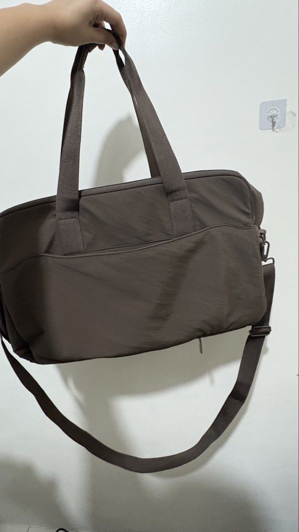 BASH Weekender Bag (large) (Category: Shoulder Bags) located in Quezon City. Submitted by bravefish.1e3d8d (Listing ID 1469277166, Image 2). Description: Bash Weekender Bag (large) RFS: Not being used (Used only twice) •Includes dustbag but no pouch (I lost it) •Has a lot of compartments can hold a lot of weight. •Price is negotiable for sure buyers. Can do meet ups around taft (near la salle) .
