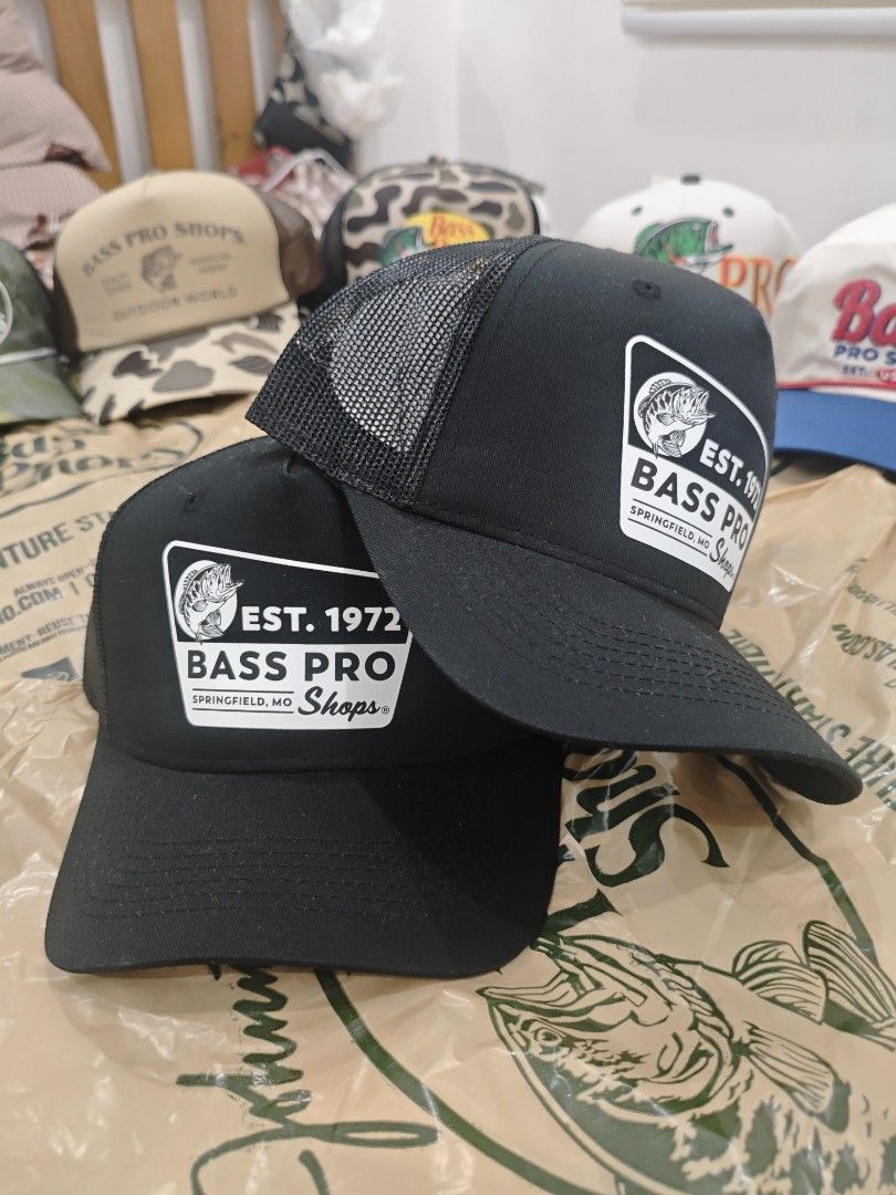 Bass Pro Shops Vintage Logo (Category: Caps & Hats) located in Narvacan. Submitted by muryot0805 (Listing ID 1469250015, Image 1). Description: Original Bought in USA.