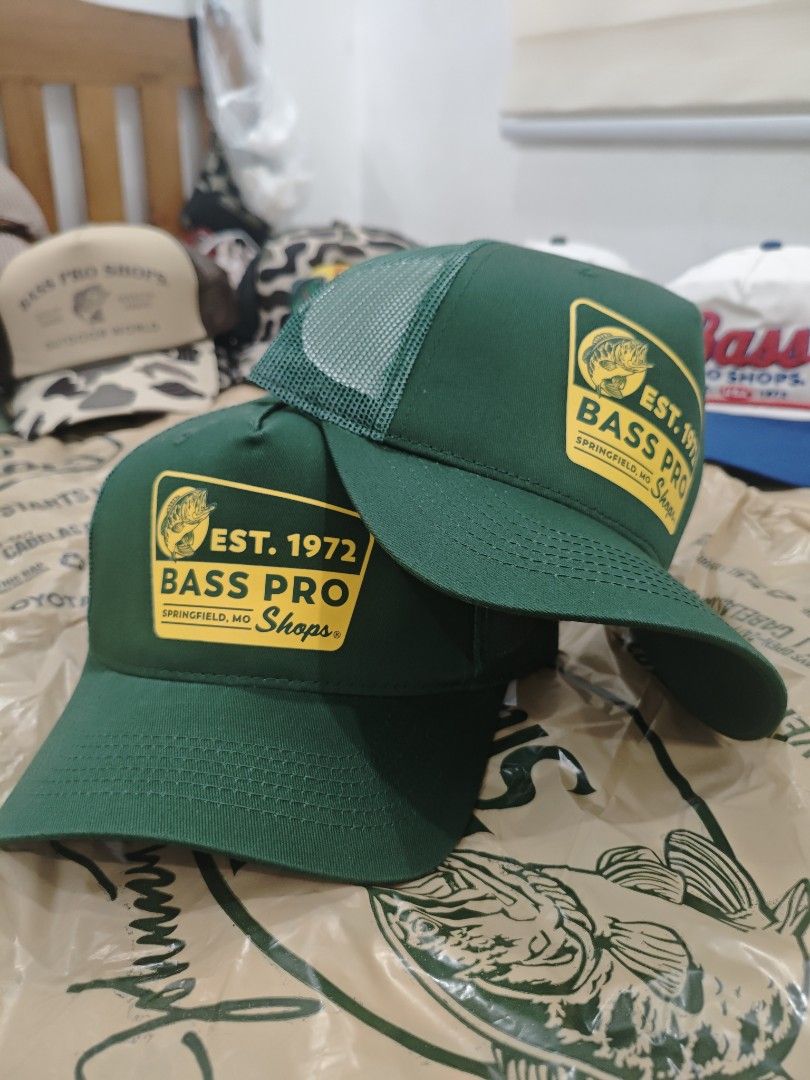 BassProShops Vintage Logo (Category: Caps & Hats) located in Narvacan. Submitted by muryot0805 (Listing ID 1469250332, Image 1). Description: Original Bought in USA.