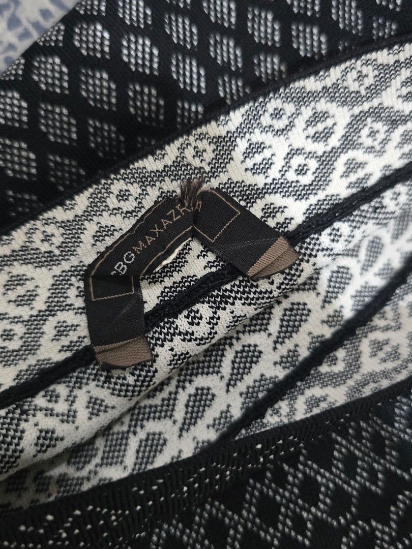 BCBG jacquard skirt (Category: Skirts) located in Batangas. Submitted by thevanitychamber (Listing ID 1469191503, Image 2). Description: .