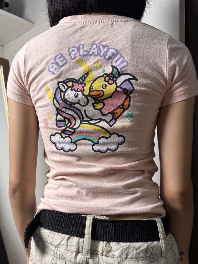 b.duck Pink Baby Tee (Category: Shirts) located in Manila. Submitted by thriftz2.spaze (Listing ID 1469365725, Image 2). Description: Xxs-Xs bust — 26 in length — 19 in . ˖ ꒰𑁬 𝒎𝒐𝒅𝒆𝒍'𝒔 𝒎𝒆𝒂𝒔𝒖𝒓𝒆𝒎𝒆𝒏𝒕𝒔 ໒꒱ ˖ . ಄ XS body ಄ 26 waist ಄ 33-34 hips ಄ 30 bust ಄ 5'3 height . ˖ ꒰𑁬 𝒓𝒆𝒂𝒅 𝒃𝒆𝒇𝒐𝒓𝒆 Ü 𝒐𝒓𝒅𝒆𝒓 ໒꒱ ˖ . ⭒ kindly manage ur expectations ⭒ color may vary due to lighting ⭒ sold as-is. 𝓃ℴ returns/refunds .