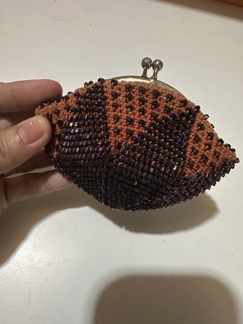 Beaded Kisslock wallet (Category: Purses & Pouches) located in Davao. Submitted by favoritepreloved (Listing ID 1469303262, Image 1). Description: .