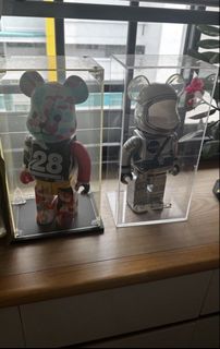 Bearbrick Jean-Michel Basquiat Black 1000%, Toys & Collectibles ...
