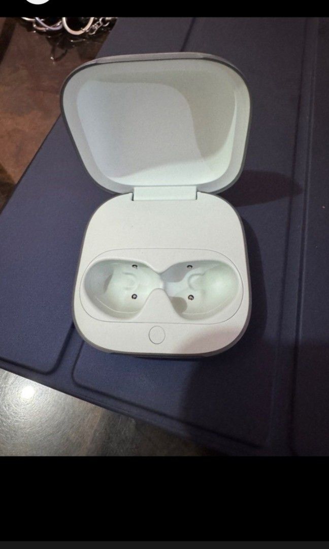 Beats Fit Pro Charging Case (Category: Other Mobile & Gadget Accessories) located in Caloocan City. Submitted by jazz_0612 (Listing ID 1469286884, Image 1). Description: For sale Beats Fit Pro Charging Case Only Can do Meet ups or lalamove around QC or Pasig rfs: di na nagagamit.