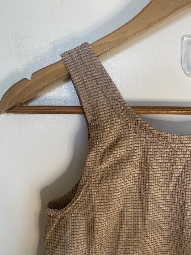 Beige croptop small bnew salef8 (Category: Sleeveless) located in Baguio. Submitted by buyforless_2600 (Listing ID 1469181885, Image 2). Description: .