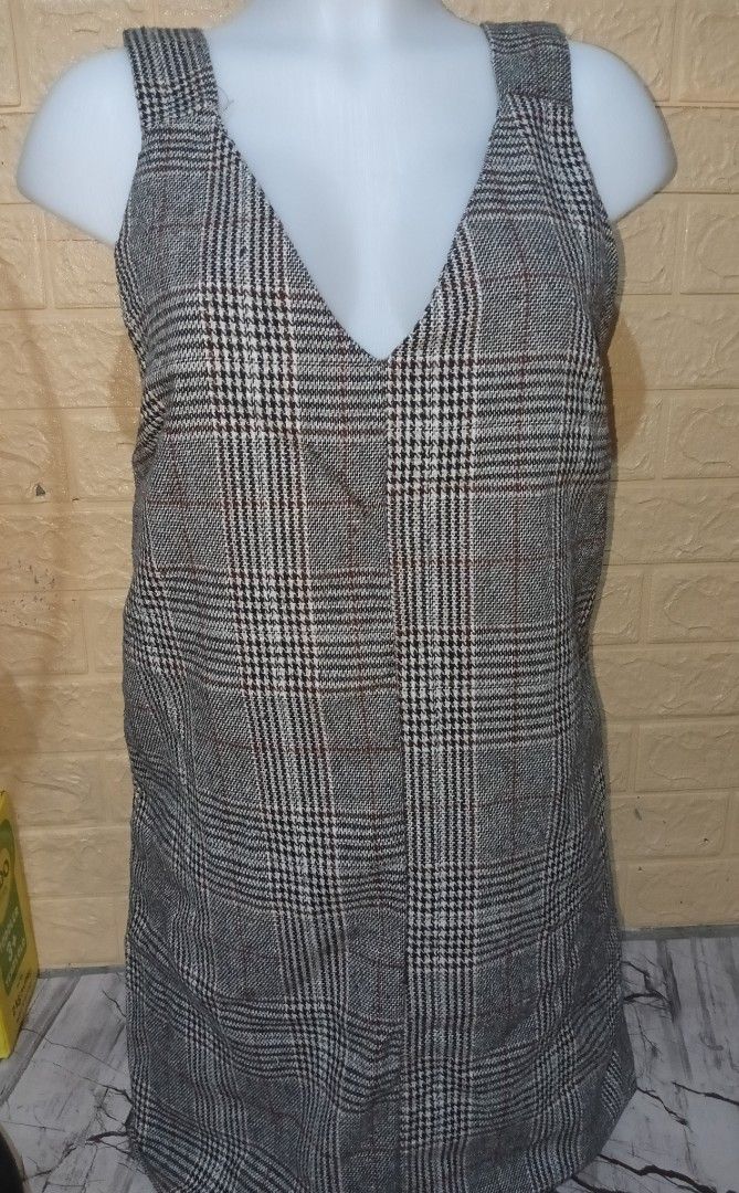 Beige Puff Sleeve Tie Front Blouse (Category: Blouses) located in Manila. Submitted by fatimacorp44140 (Listing ID 1469196899, Image 2). Description: - Color: Beige - Style: Short puff sleeves, front tie closures, peplum hem - Material: Lightweight and very comfortable - Versatility: Easy to match with jeans or skirts for daily casual wear - Condition: Excellent / Like new - Mode of Payment: GCash or BPI - Shipping: Via J&T Express or Lalamove (B