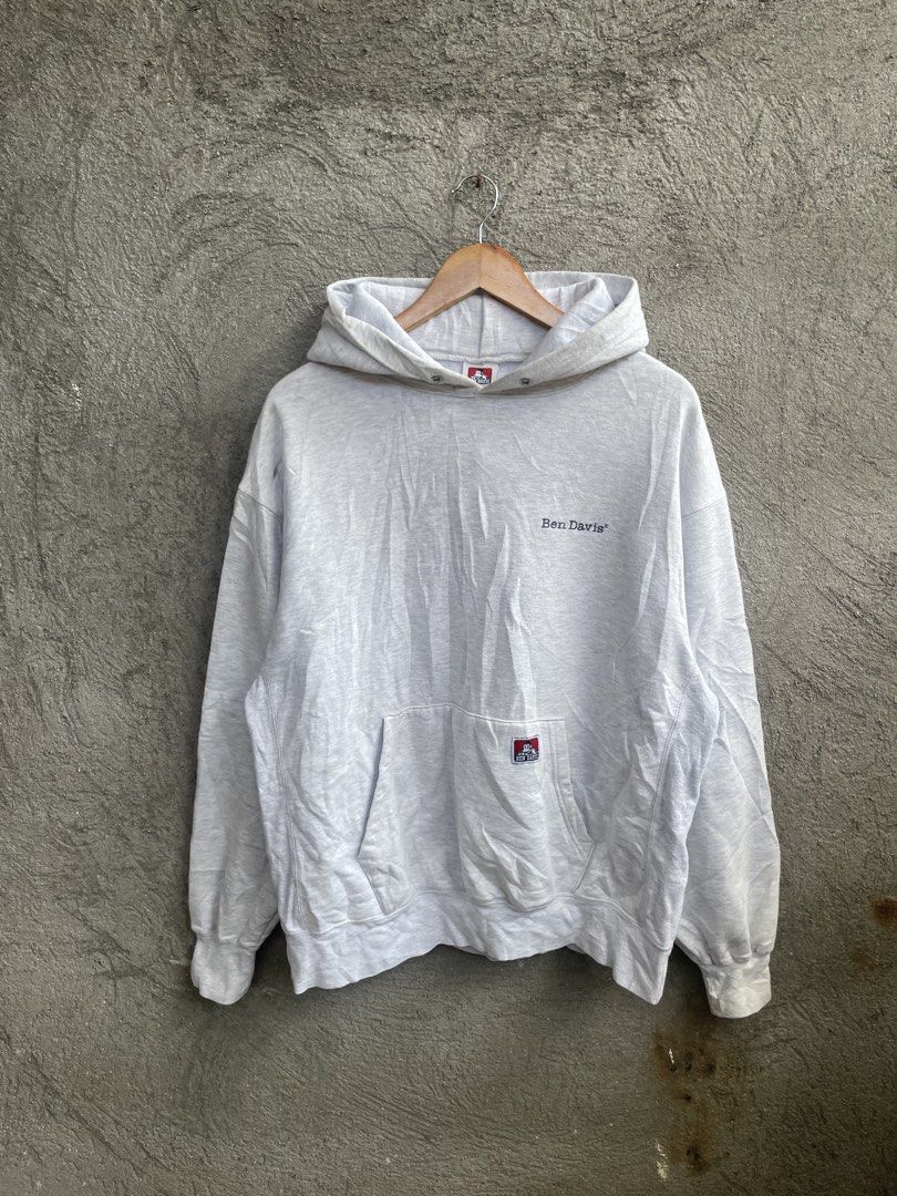 Ben Davis Hoodie (Category: Coats, Jackets and Outerwear) located in Polomolok. Submitted by michaelorodio9504 (Listing ID 1469180435, Image 1). Description: Width 25 Length 29 Size Large Need wash Excellent 9.5/10 Color rate.