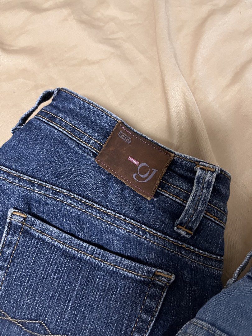 Bench , Wranco Americana Jeans Size 28 (Category: Jeans) located in Meycauayan. Submitted by ranastridran (Listing ID 1469263089, Image 2). Description: - Brand: Bench Americana - Size: 28 (Both pairs) - Quantity: 2 pairs included in this bundle - Color/Wash 1: Dark blue wash with brown leather waist patch - Color/Wash 2: Lighter faded wash with grey suede patch - Fit: Straight leg style - Features: Classic back pockets, contrast stitching - Orig