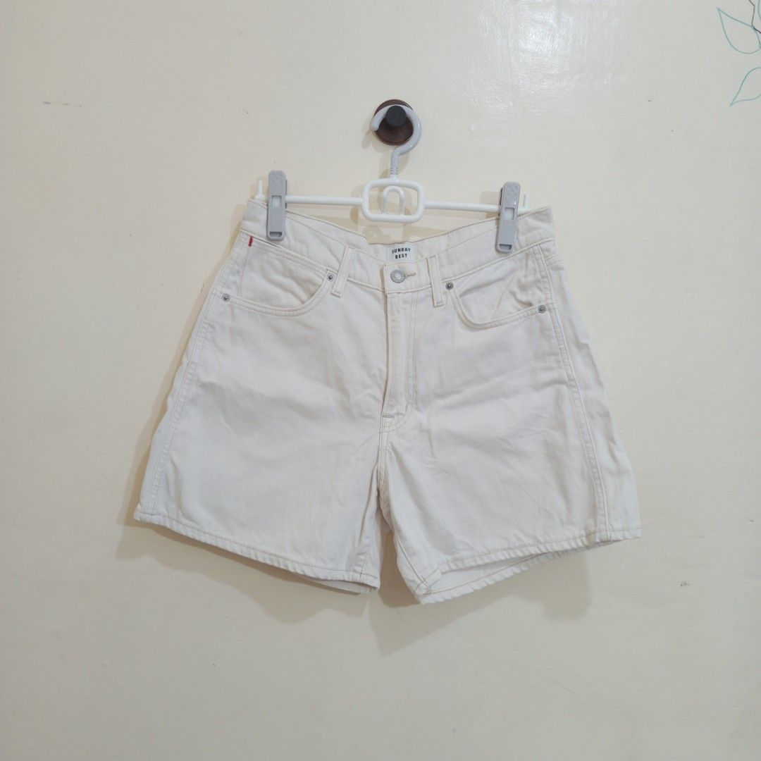 bermoda short (Category: Shorts) located in Butuan. Submitted by thriftsalva_222 (Listing ID 1469350801, Image 1). Description: .