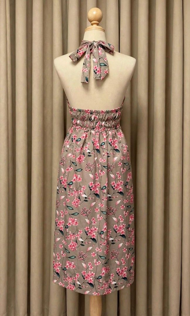Bi Girls Dresses (Category: Babies & Kids Fashion) located in Rizal. Submitted by absolutelybeautifulph (Listing ID 1469244081, Image 3). Description: Big Girls Dresses 11yo ung model 5'3 height 180 pesos each Negotiable kung Take all Brgy San Isidro Taytay Rizal Landmark Jb Badminton Court Open for meet up, pick up or shipping Sf shouldered by customer Lalamove Flash Jnt.