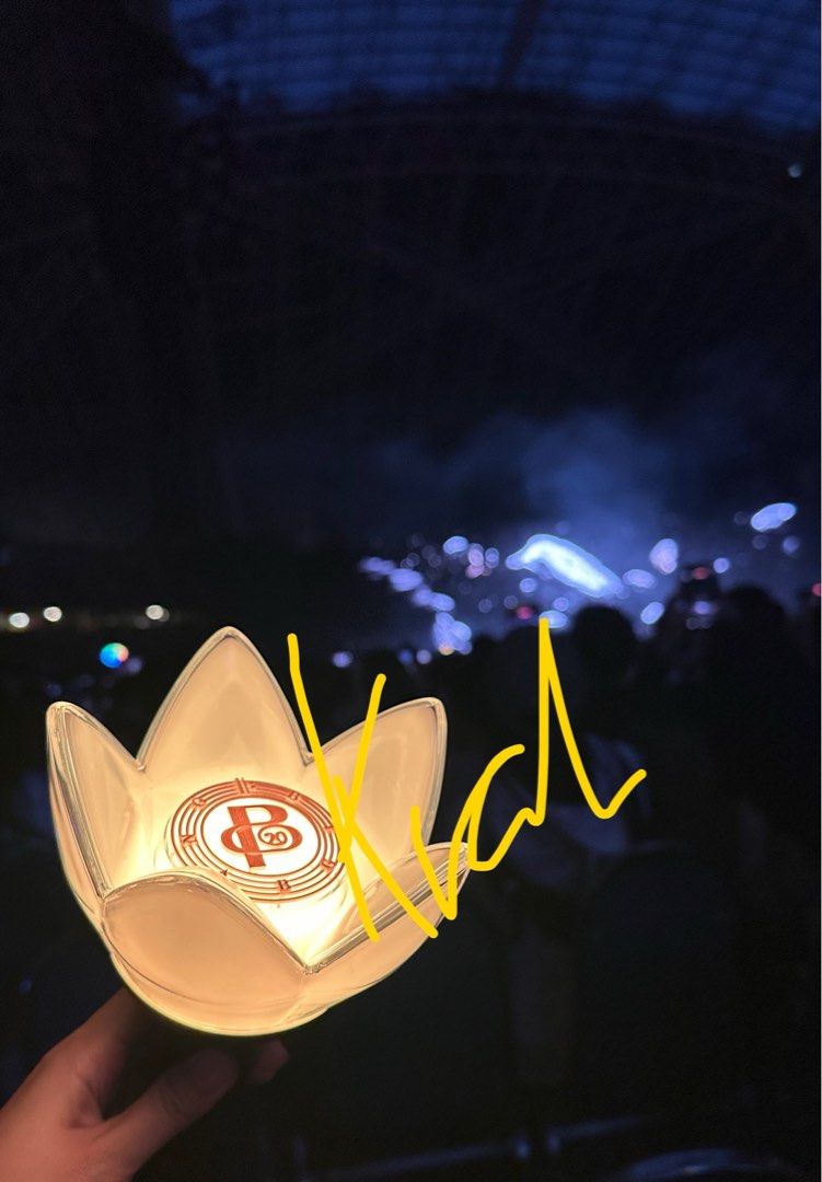 BIGBANG Official Light Stick and Keyring (Category: K-Wave Merchandise) located in Taytay. Submitted by krabthebuyer (Listing ID 1469245233, Image 3). Description: WTS / LFB Bigbang 20th Anniversary Light stick & Light stick keyring ✨✨ I have 2 extras for both 😊 - PHP 4,800 (light stick) - PHP 2,550 (Keyring) (taas kasi ng forex🥲) - Sealed - On hand (bought it from SG pop-up) - Can do meet up in Makati CBD (TWTh) & Megamall (Weekends) - Shippin