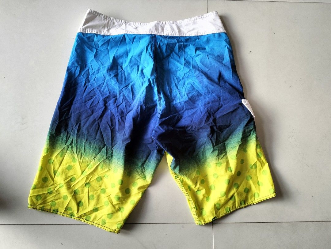 Billabong boardshort (Category: Activewear) located in San Carlos City. Submitted by guioverlua72920 (Listing ID 1469169795, Image 2). Description: Billabong W30-32 L19 Excellent condition No issue ₱450+sf location San Carlos city Negros Occidental.