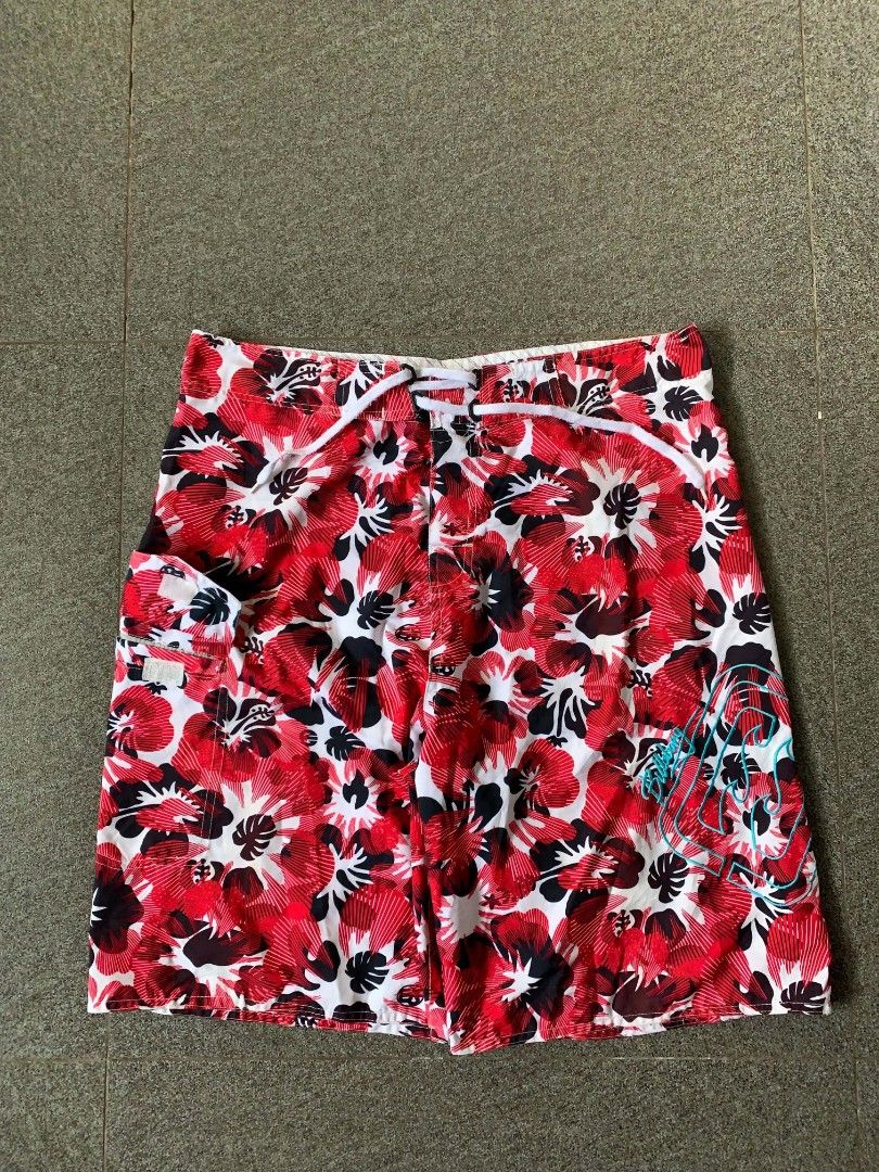 Billabong Boardshorts (Category: Swim Trunks & Board Shorts) located in Davao. Submitted by underrated_style (Listing ID 1469163857, Image 3). Description: floral type billabong boardshort! waistline 36 thigh 14.5 lenght 23 hem 12.6 no issues or flaws excellent condition colorrate 10/10 or better!.