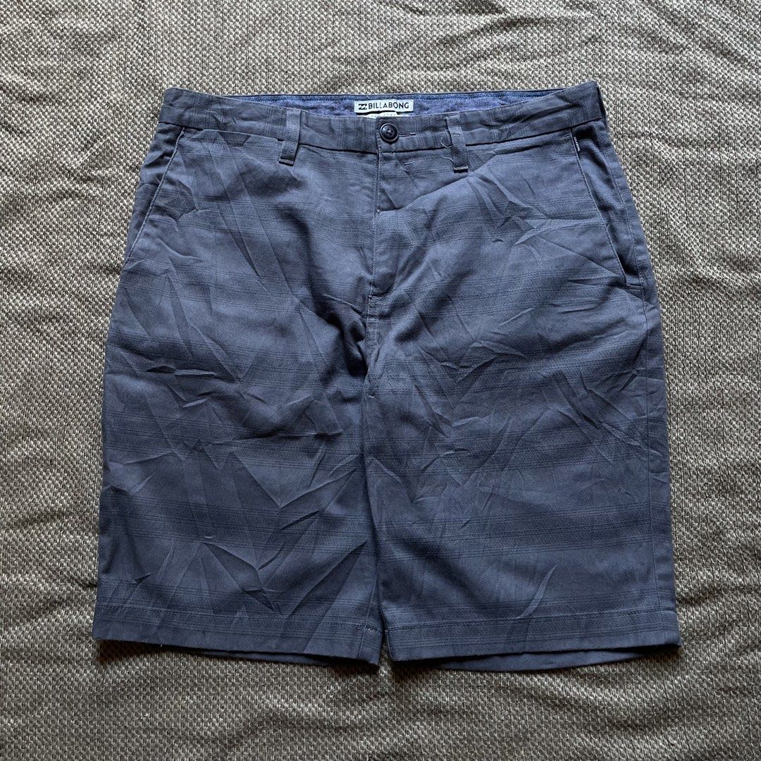 BILLABONG Men's Carter Stretch Walkshort (Category: Shorts) located in Cebu City. Submitted by _moore.ph (Listing ID 1469169363, Image 2). Description: BILLABONG Men's Carter Stretch Walkshort Very good Condition Size 33 on tag (Fit34) Length 20 Very Presentable Minor Sign of Usage DM if Interested📩 .