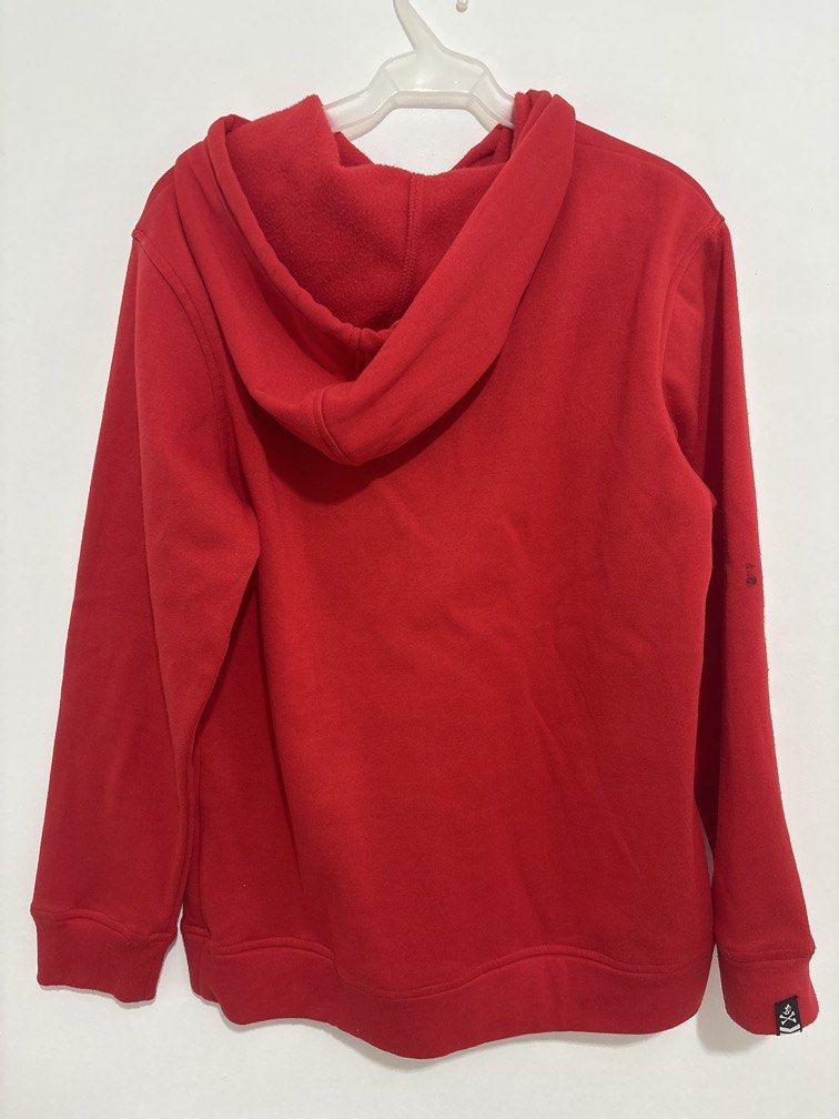 Black Army Red hoodie with front pocket (Category: Hoodies) located in Bacoor. Submitted by sherryl17 (Listing ID 1469283692, Image 3). Description: With black stain. On right arm . Pls see photos Size on tag -Small(LOOSE Fit) but can fit M-L size.