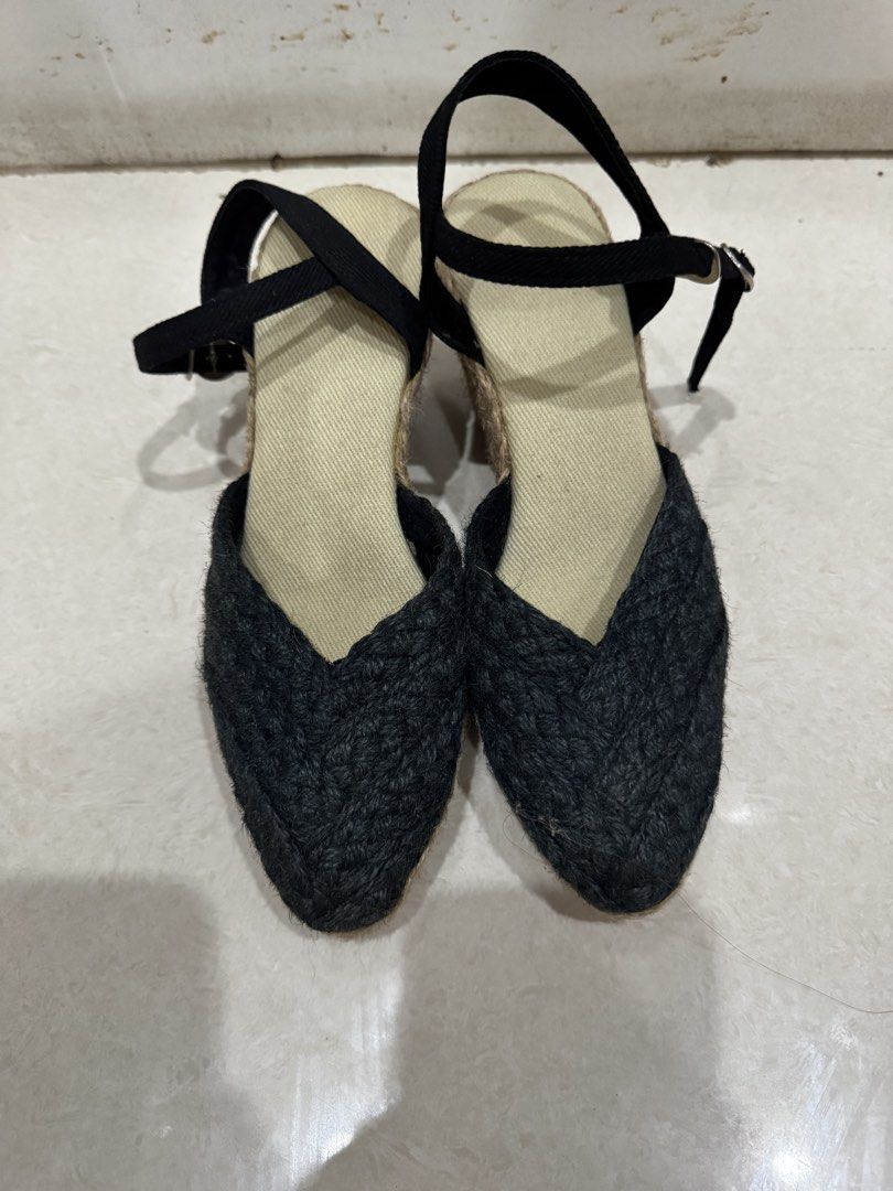 Black Espadrille Wedge Sandals (Category: Wedges) located in Malabon City. Submitted by cheska.p (Listing ID 1469272153, Image 2). Description: - bought from a hotel bazaar for 1.5k - only worn once for an event - good condition, no damages .