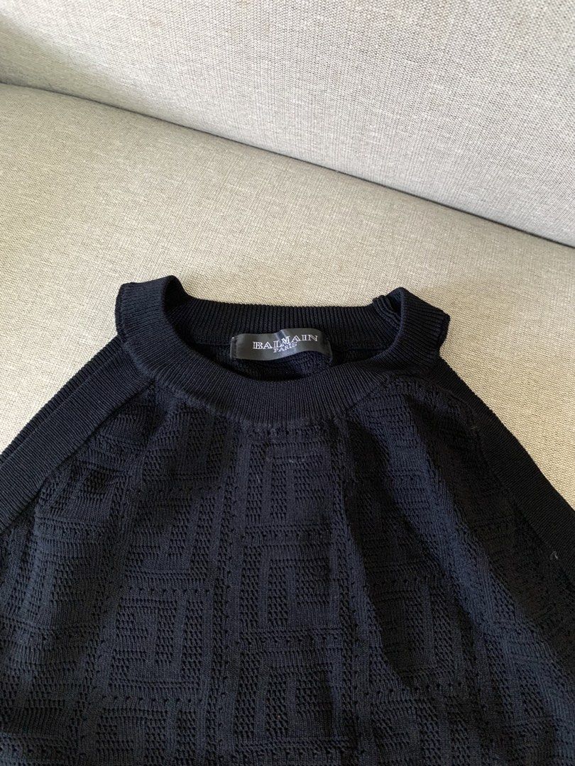 Black knitted tank top (Category: Sleeveless) located in Paranaque City. Submitted by shoplovedbya (Listing ID 1469269251, Image 2). Description: ♡ Size: Small- Large ♡ Bust: stretch up to 36 ♡ Length: 16.5 .