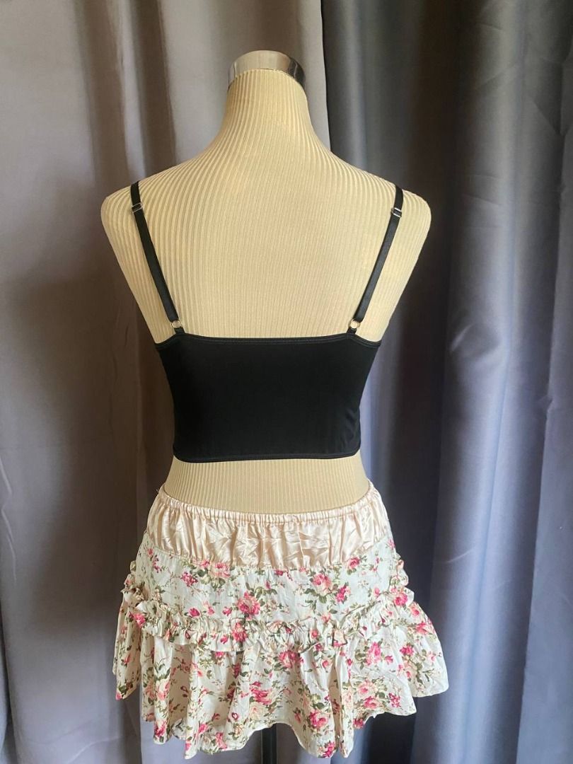 Black Lace Corset Top (Category: Sleeveless) located in Cagayan de Oro. Submitted by curated_closetph (Listing ID 1469288877, Image 3). Description: — Size: XS - S — Color: Black — Sheer floral lace and mesh panels — Adjustable cami shoulder straps — Underwire cups — Pointed asymmetrical hem — Smooth stretch knit back — Can negotiate the price — 🛒 Shop more to get more discounts and freebies!.