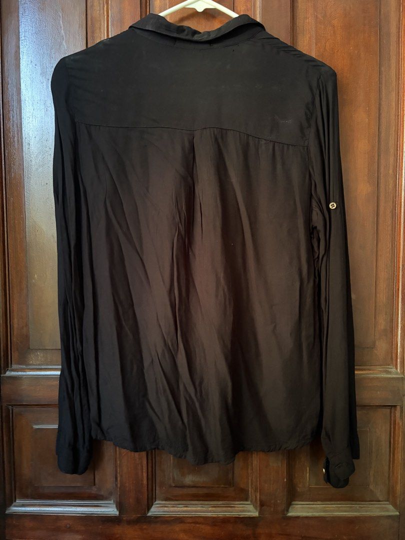 black long sleeve button down blouse (Category: Longsleeves) located in Las Pinas. Submitted by nylth (Listing ID 1469172008, Image 3). Description: .
