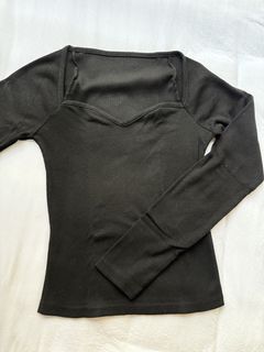(Category: ) located in . Submitted by the.prelovedcloset (Listing ID 1469255698, Image 1). Description: .