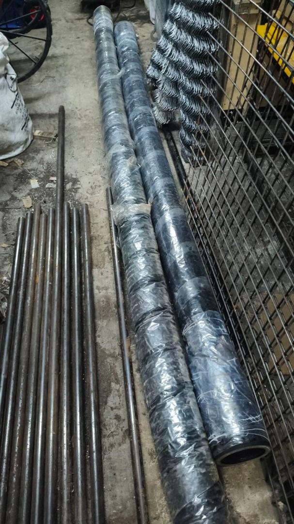 Black rubber suction size: 5x10ft. (Category: Everything Else Others) located in Manila. Submitted by joeyroque09 (Listing ID 1469168621, Image 3). Description: Black rubber suction size: 5x10ft..