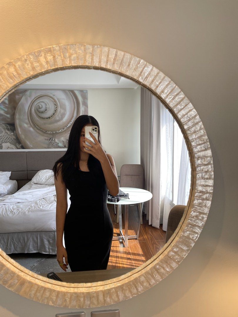 Ribbed sleeveless midi dress (Category: Dresses) located in Makati City. Submitted by coconutbread (Listing ID 1469223418, Image 1). Description: - Classic casual black midi dress - Thick ribbed texture - Form-fitting silhouette but with stretch - Pomelo XS on tag - last pic for reference only! same style just diff color.