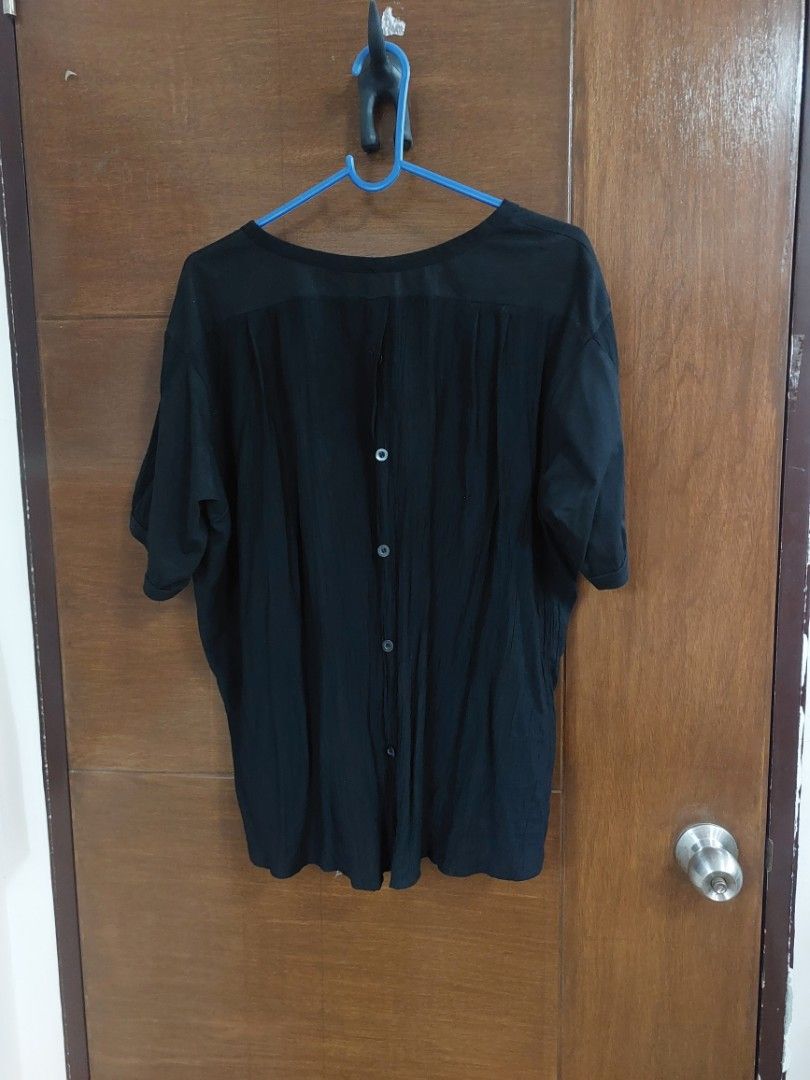 Black top Plus size (Category: Blouses) located in Pasig City. Submitted by iyaa123 (Listing ID 1469214215, Image 2). Description: Payment Method: GCash, Maribank, or Bank (BPI) Delivery Option: Grab Lalamove J&T * Delivery Expense to be shouldered by BUYER * Delivery within Metro Manila as much as possible * Location of Seller: Pasig RFS: Decluttering Disclaimer PLS MANAGE YOUR EXPECTATIONS NO CANCELLATIONS Chat for other Inquiries. Thank you!.