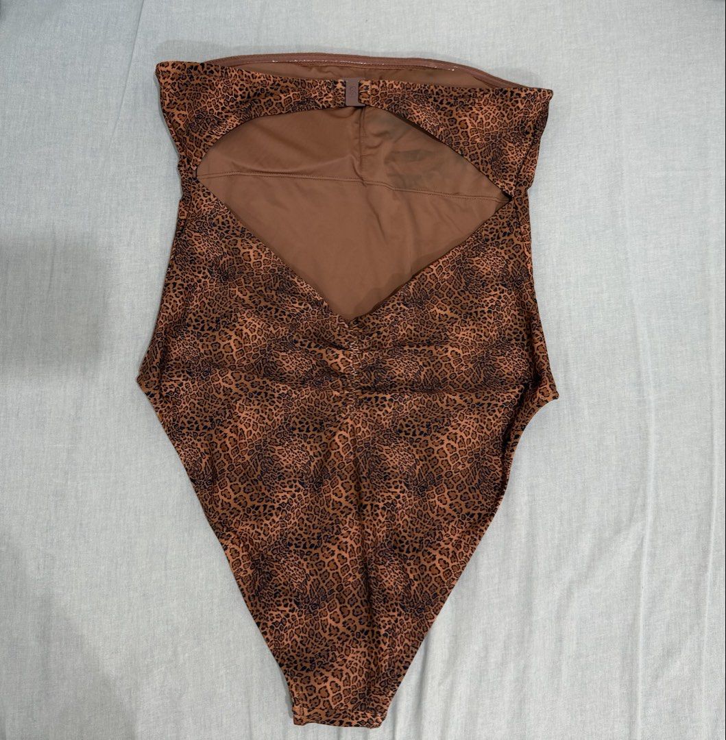 Blackbough Scarlet One Piece - Leopard (Category: Bikinis & Swimsuits) located in Quezon City. Submitted by vvandko (Listing ID 1469208529, Image 3). Description: Used once only! ✨ Size Large, but can also fit a Small. I tried it on again after losing weight, and it still fits! 🤍 No lowballers, please 💌.