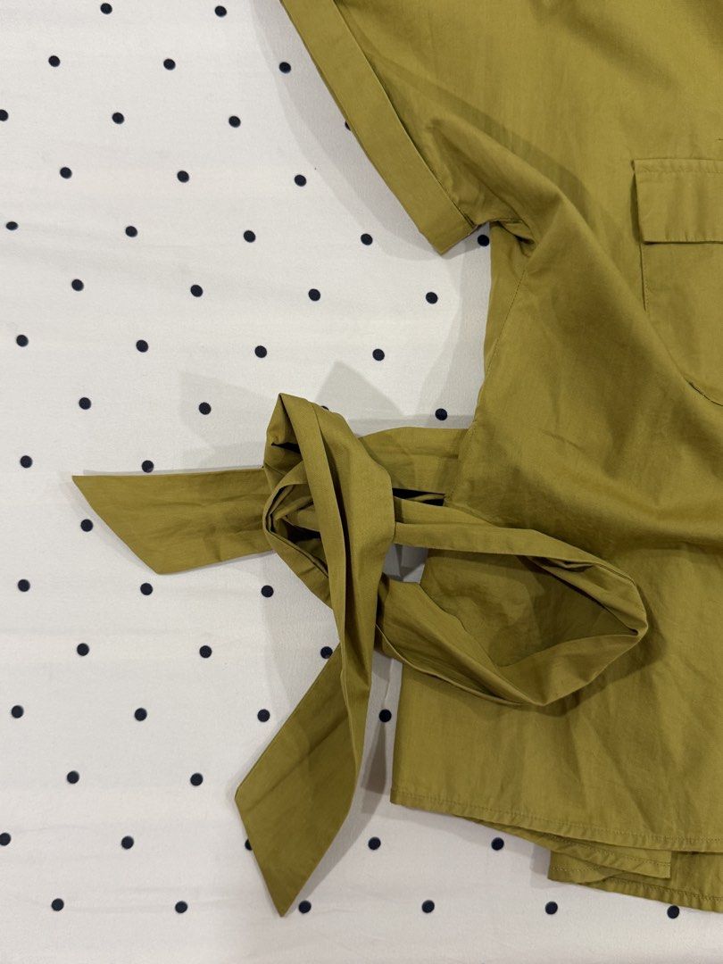 Blouse - Plains and prints (Category: Blouses) located in Manila. Submitted by warmocean.2eb550 (Listing ID 1469302548, Image 3). Description: Mustard yellow L on tag fits M .