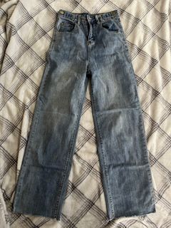 (Category: ) located in . Submitted by gbwardrobe (Listing ID 1469250180, Image 1). Description: .