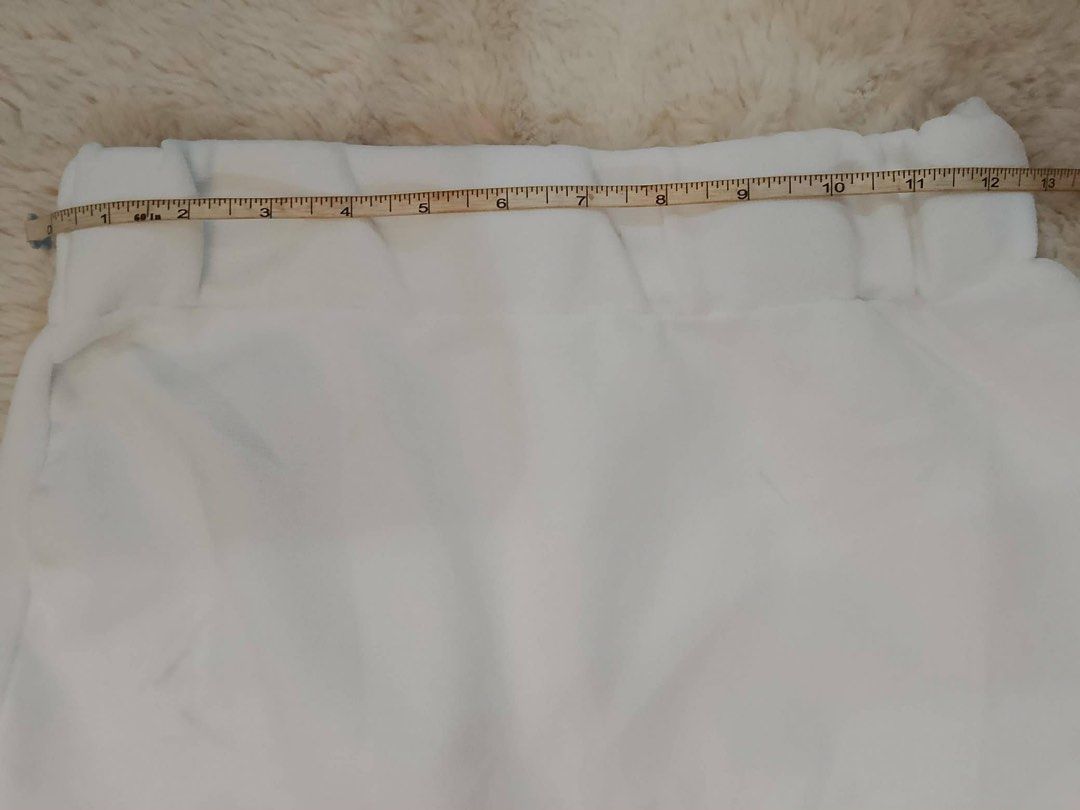 Bnew Bliss Point White Skirt (Category: Skirts) located in Manila. Submitted by istinbari05430 (Listing ID 1469191140, Image 3). Description: .