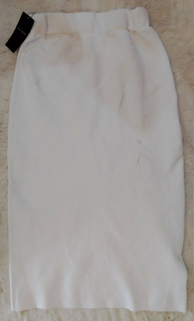 Bnew Bliss Point White Skirt (Category: Skirts) located in Manila. Submitted by istinbari05430 (Listing ID 1469191140, Image 1). Description: .