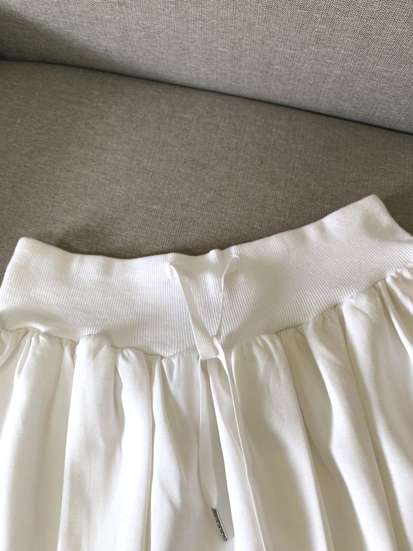 Bnew White mini skirt (Category: Skirts) located in Paranaque City. Submitted by shoplovedbya (Listing ID 1469201519, Image 2). Description: ♡ Waist: 25-31 ♡ Hips: up to 38 ♡ Length: 11.5 - New, with inner shorts.