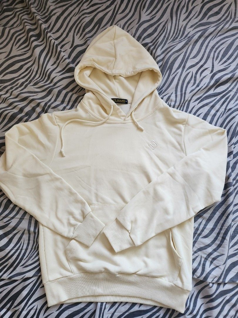 BNY Jeans Hoodie (Category: Coats, Jackets and Outerwear) located in San Pedro. Submitted by puuurpley (Listing ID 1469219692, Image 1). Description: BNY Jeans Hoodie (Cream) Price: ₱ 350 Size: Medium Condition: Used but in fair condition. No stains, no rips, and no holes. RFS: Decluttering 📍Laguna.