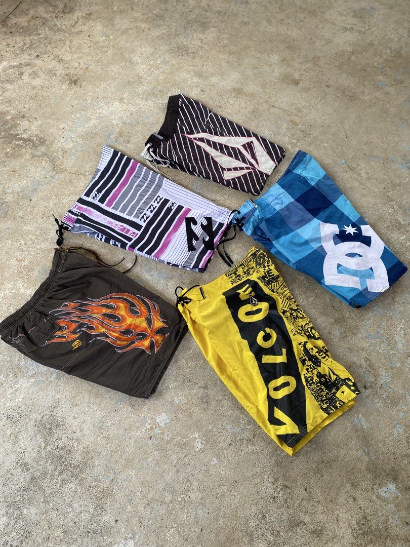 BOARDSHORTS ASPACK❗️ (Category: Swim Trunks & Board Shorts) located in Compostela. Submitted by sales.bud (Listing ID 1469190853, Image 2). Description: MESSAGE ME TO PURCHASE AND DETAILS. BILLABONG VOLCOM RANDOM FLAMES DC.
