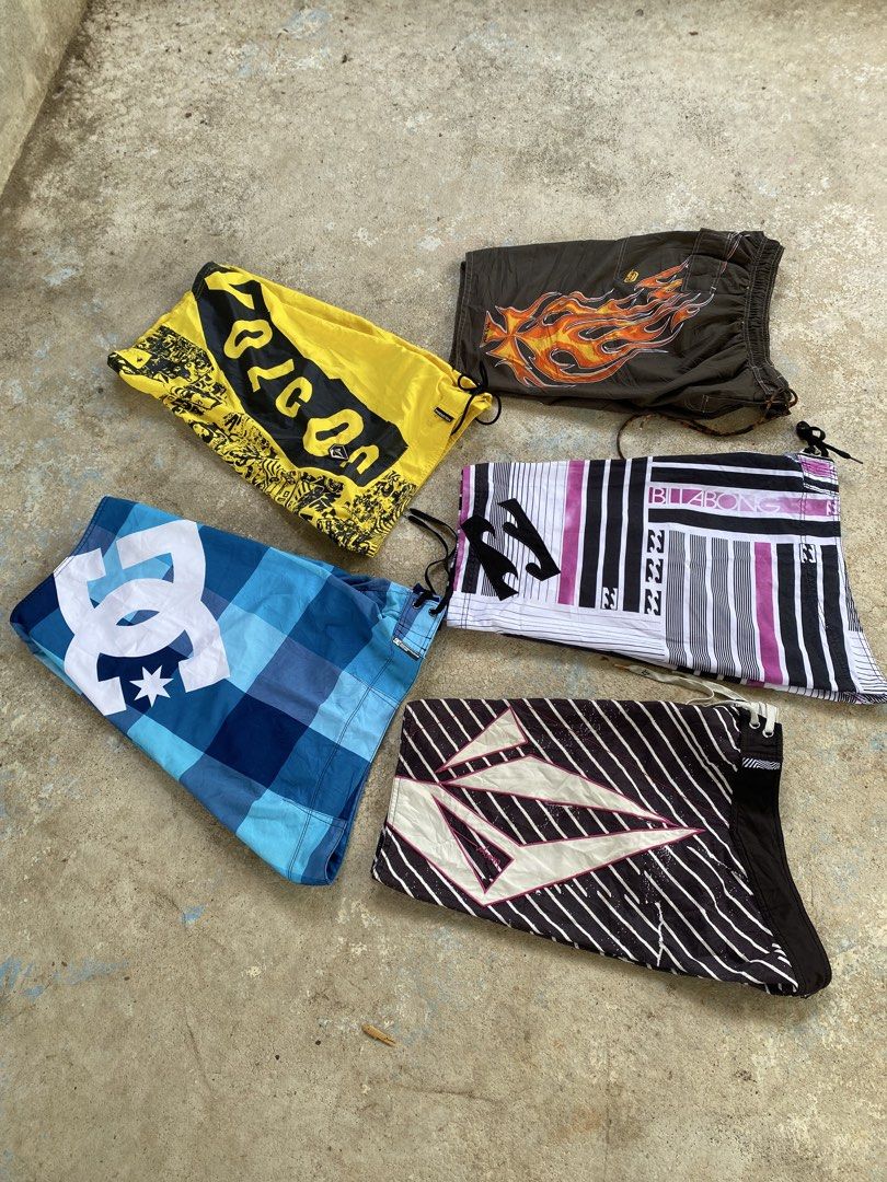 BOARDSHORTS ASPACK❗️ (Category: Swim Trunks & Board Shorts) located in Compostela. Submitted by sales.bud (Listing ID 1469190853, Image 3). Description: MESSAGE ME TO PURCHASE AND DETAILS. BILLABONG VOLCOM RANDOM FLAMES DC.