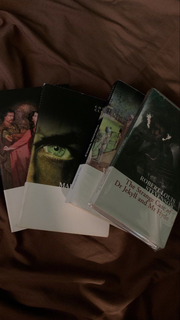 Book Bundle — Collin’s Classics (Category: Storybooks) located in Cagayan de Oro. Submitted by yanisbooks (Listing ID 1469162954, Image 1). Description: • shipping line: ship via j&t • shipping fee: to be shouldered by the buyer • mode of payment: gcash please don’t hesitate to message me for more details!.