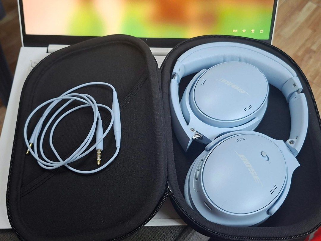 Bose Quite Comfort ( Ice Blue ) (Category: Headphones & Headsets) located in Rizal. Submitted by mikz_1303 (Listing ID 1469209751, Image 1). Description: Bose Quite Comfort Ice Blue Almost New Prestine Battery Condition Noise Cancelling Pick up in Taytay Rizal .