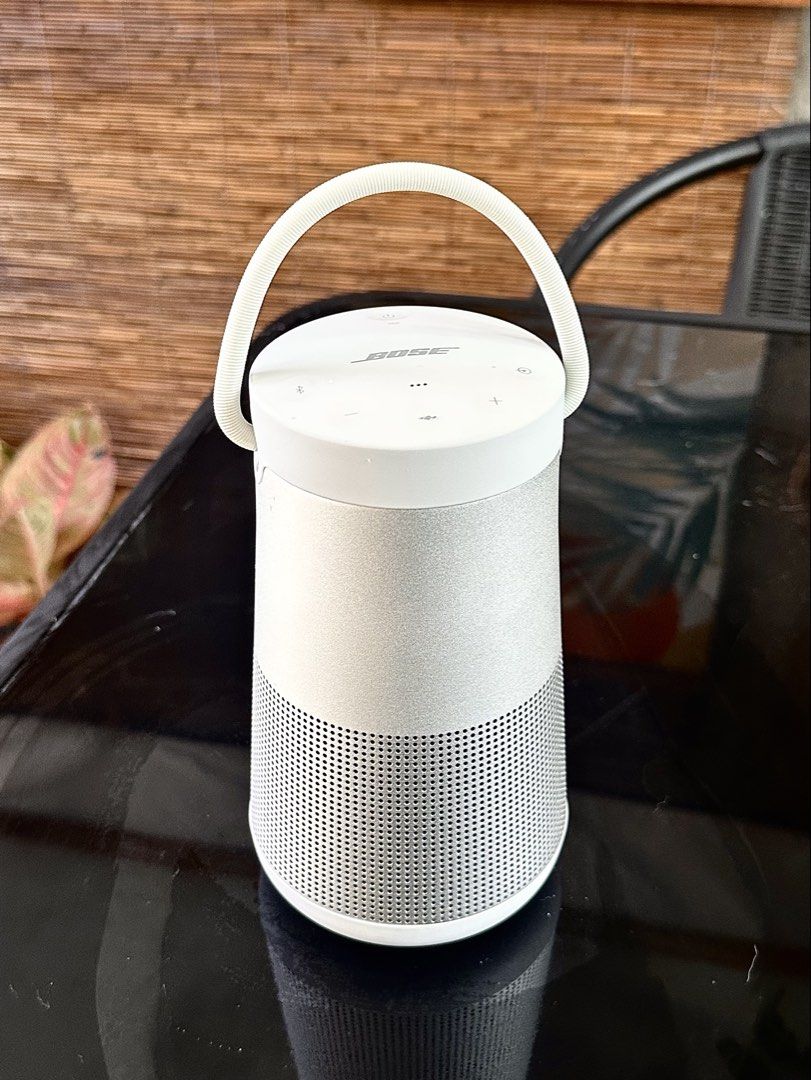 Bose Soundlink Revolve + II - White (Category: Soundbars, Speakers & Amplifiers) located in Cavite. Submitted by zolarbs (Listing ID 1469208116, Image 2). Description: Selling my preloved Bose Soundlink Revolve + II Price for attention only | Selling it for 10k • Condition: Pristine condition, handled with care. • Inclusions: Unit and cord • Battery: 10/10 No issues Location: Dasmariñas, Cavite. Meetup: Within Cavite or Alabang..