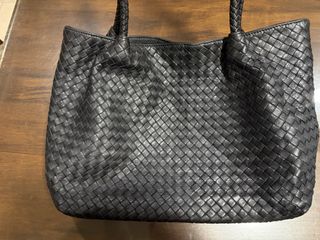 (Category: ) located in . Submitted by bagsbunnies_cloud (Listing ID 1469330195, Image 1). Description: .