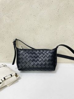 (Category: ) located in . Submitted by collynluxurybag (Listing ID 1469302615, Image 1). Description: .