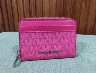 (Category: ) located in . Submitted by baggyfinds (Listing ID 1469171707, Image 1). Description: .