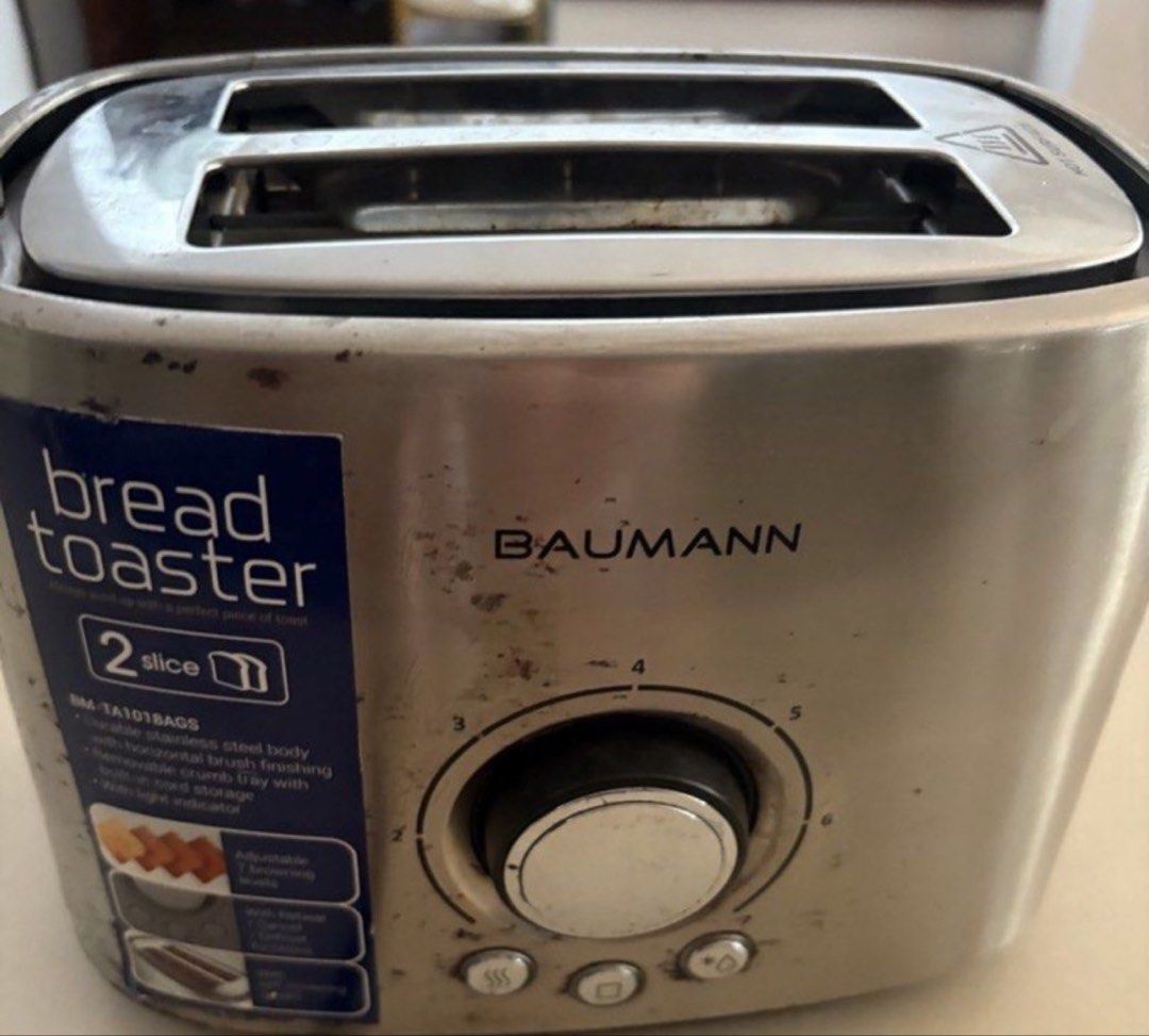 Bread Toaster (Category: Breadmakers) located in Taguig. Submitted by melescolar (Listing ID 1469263280, Image 1). Description: .